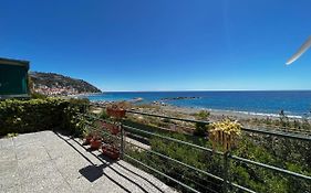 Suite A 2 Passi Dalla Spiaggia - Ospedaletti