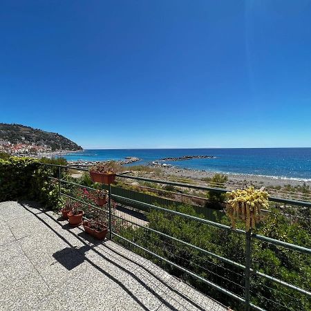 Suite A 2 Passi Dalla Spiaggia - Ospedaletti Extérieur photo