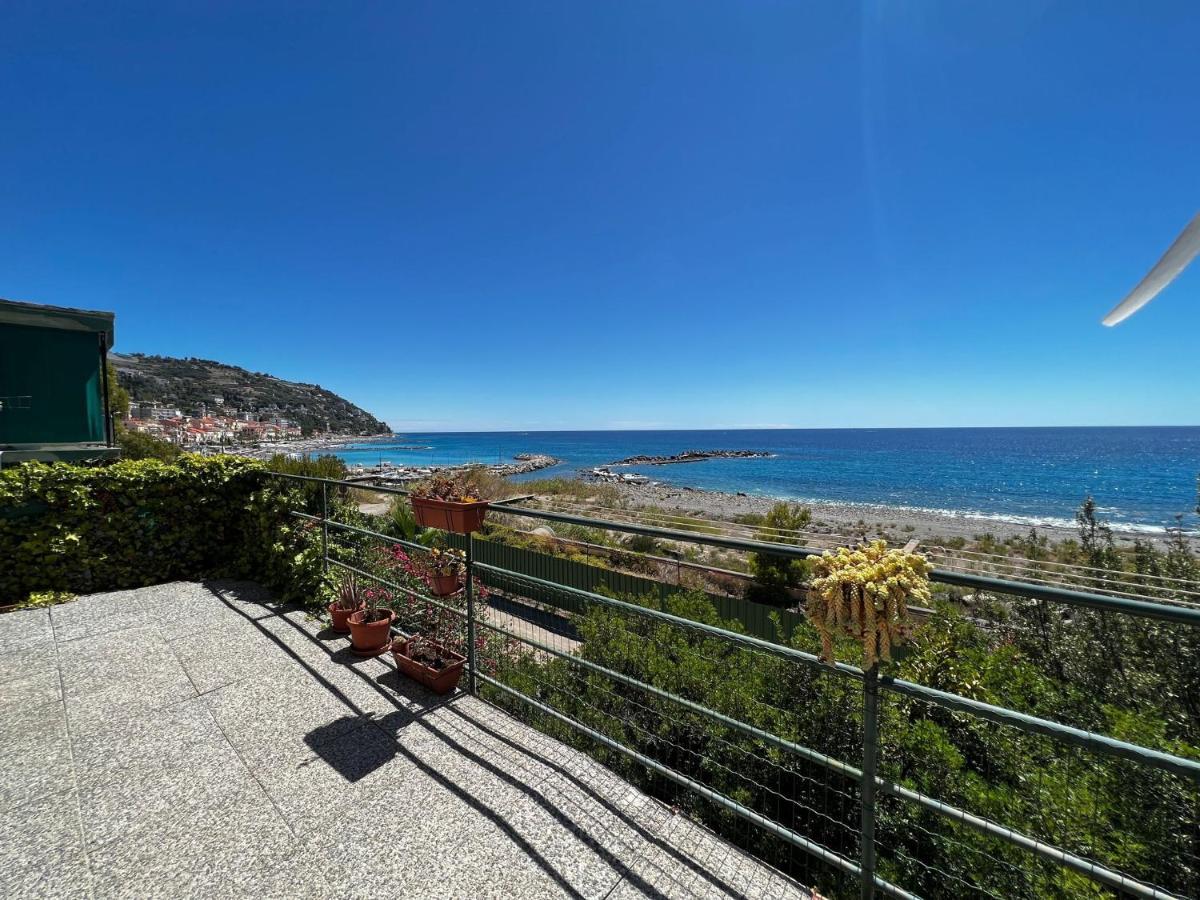 Suite A 2 Passi Dalla Spiaggia - Ospedaletti Extérieur photo