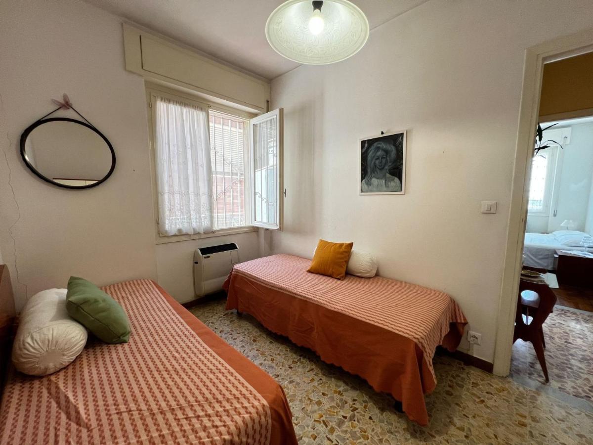 Suite A 2 Passi Dalla Spiaggia - Ospedaletti Extérieur photo